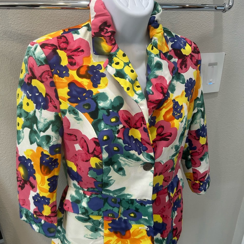 Walter Baker Peplum Figure Flattering Floral Women's Jacket